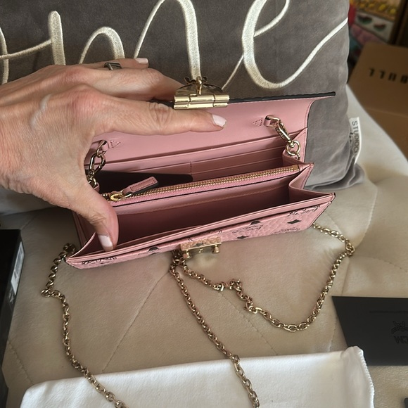 MCM Pink Chain Wallet - Picture 5 of 8